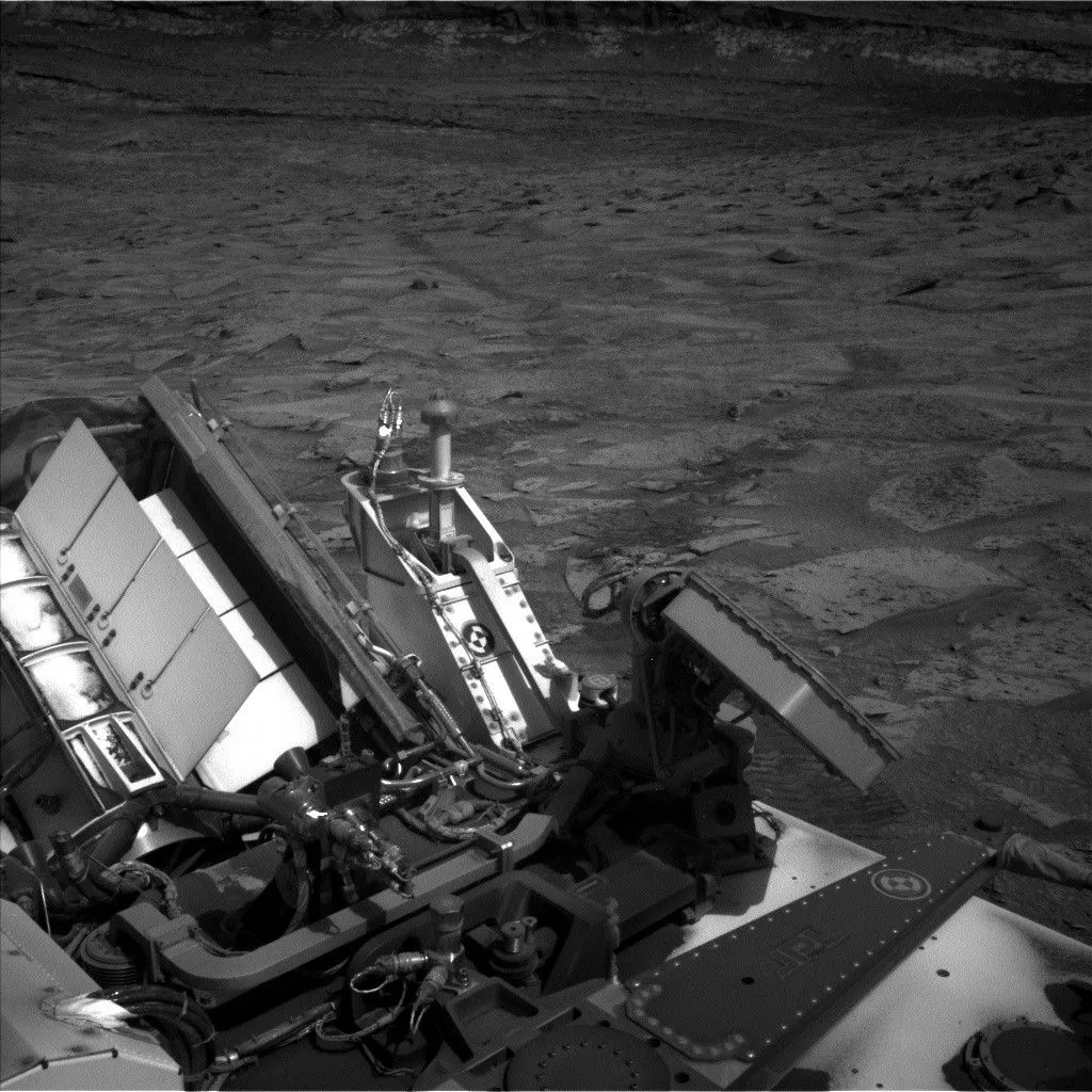 Curiosity Approaches Crater Antofagasta